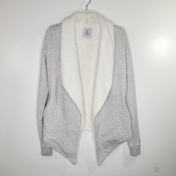 Gaiam gray Sherpa lined oversized yoga wrap cardigan with pockets - Picture 2 of 12